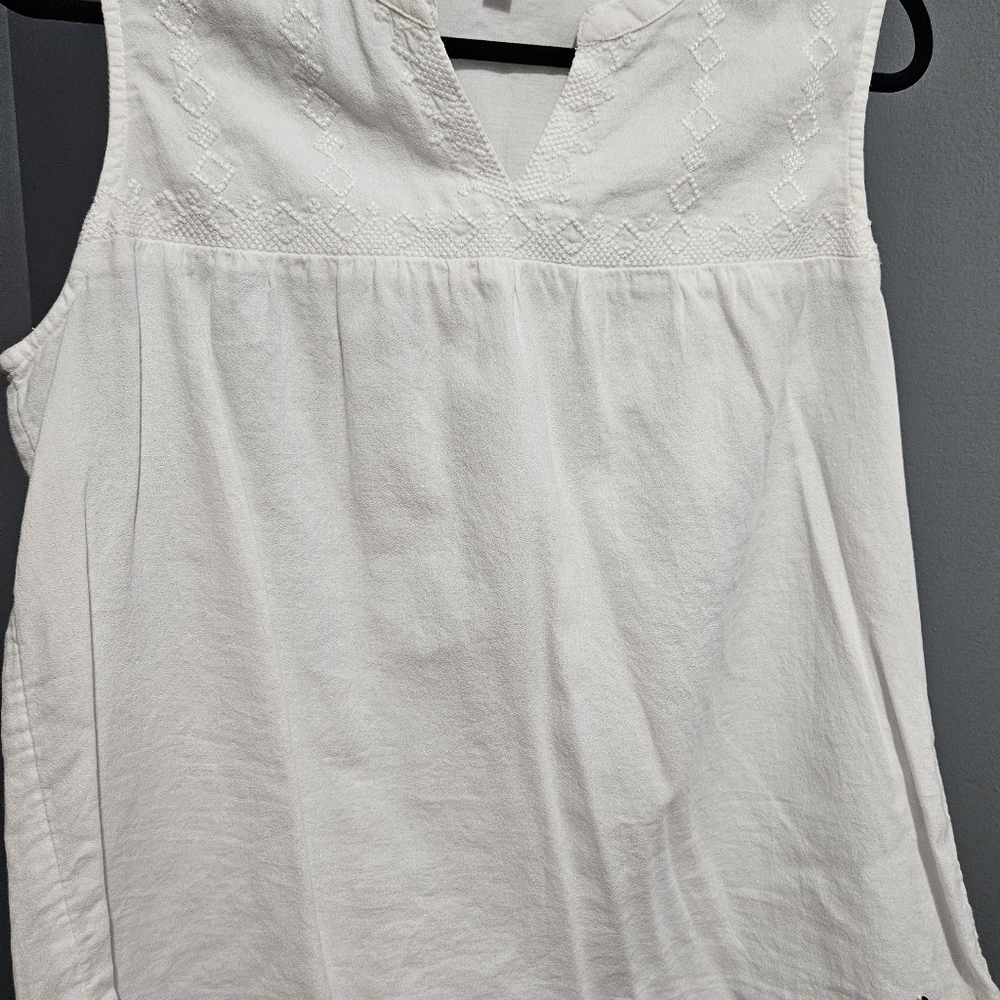 Northern Reflections Sleeveless white cotton top size medium